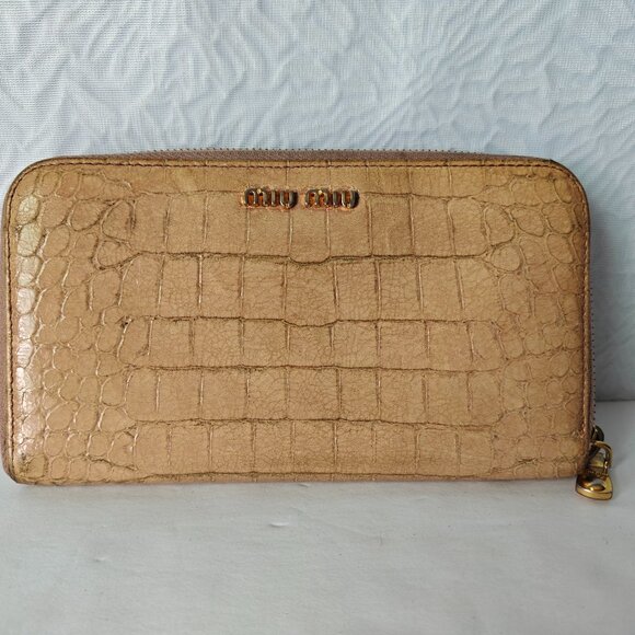 MIU MIU Crocodile-embossed Leather Zip Around Wallet Beige - Picture 1 of 15